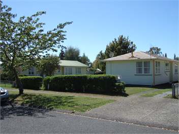 Drive on into Refresh Cottage and enjoy