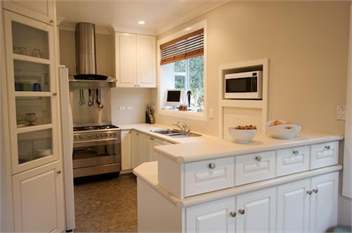 kitchen downstairs-gas cooking with electric oven