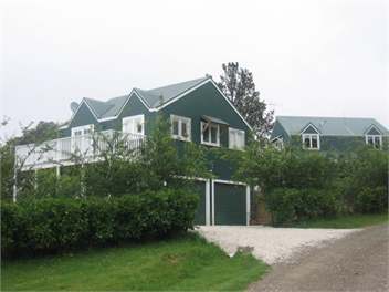 THE ORCHARD ROOMS AND NEARBY ORCHARD LODGE