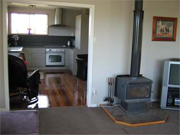 Kitchen/Dining to Lounge