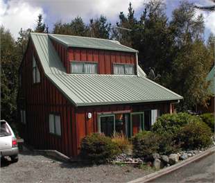 House is located in a private cul-de-sac