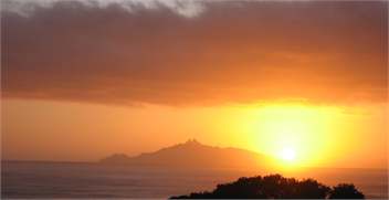 Sunrise over Hen Island