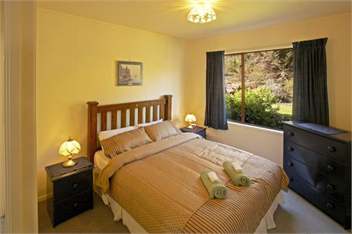 Queen Bedroom