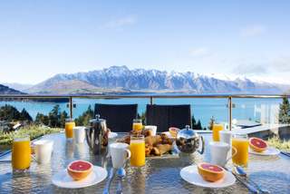 Breakfast in Winter
