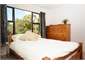 King Latex bed (bunkbeds here too)