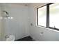 Ensuite to main bedroom