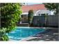 Shakespeare Cottage poolside