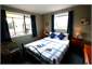 Bedroom 2 (Queen bed)