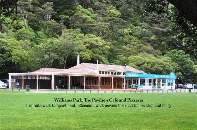 Days Bay Apartment Accommodation: How about pizza