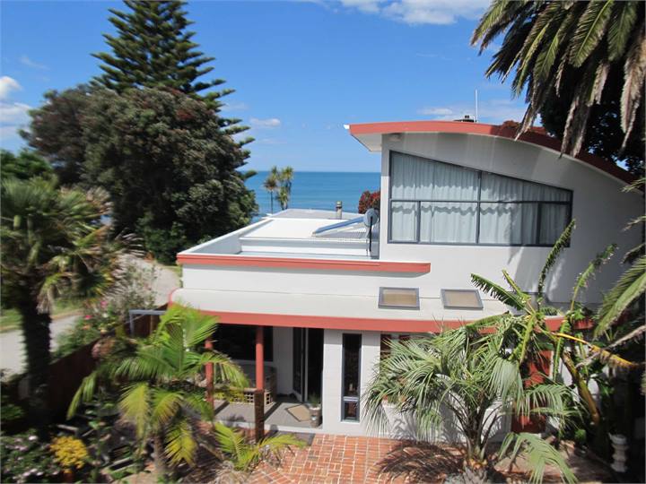 Wainui Beachfront Home Gisborne Residential House for rent Holiday
