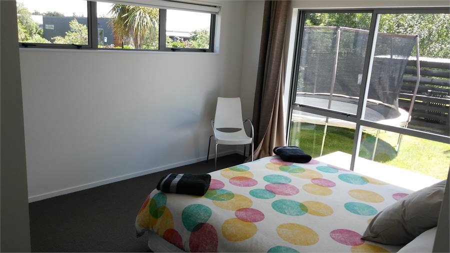 Two king size bedrooms with quality linens 