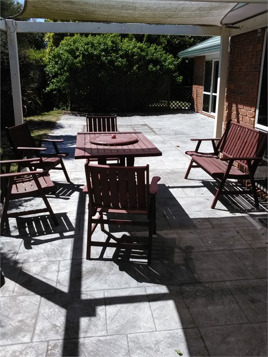 Outdoor table setting