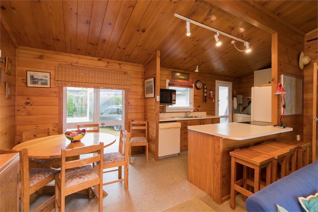 open plan dining and breakfast bar