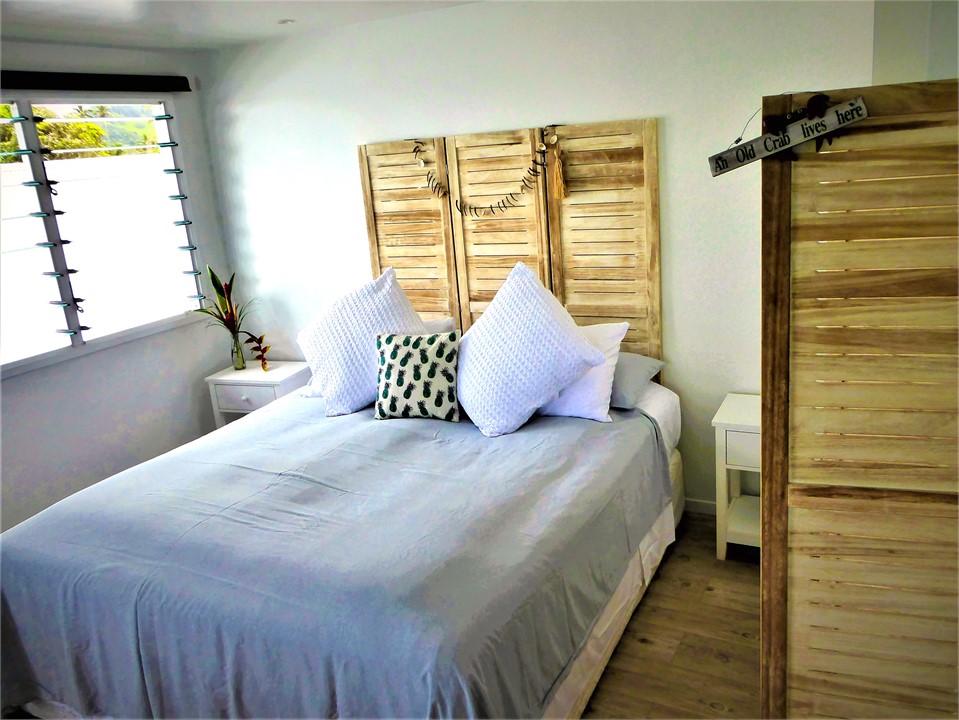 the main bedroom has air con and is spacious