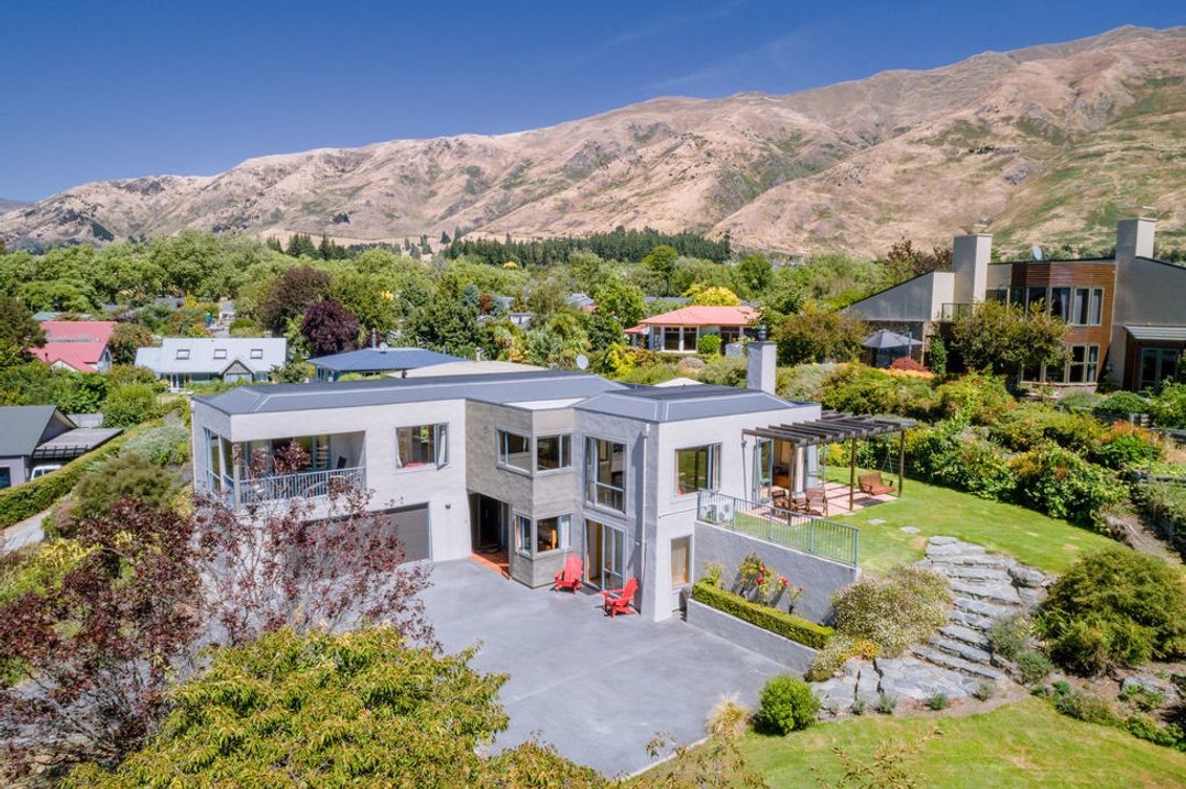 Sargood Splendour (Bachcare) Wanaka Holiday Home for rent Holiday