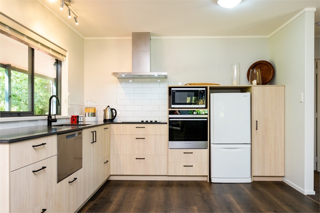 Hydrangea Kitchenette