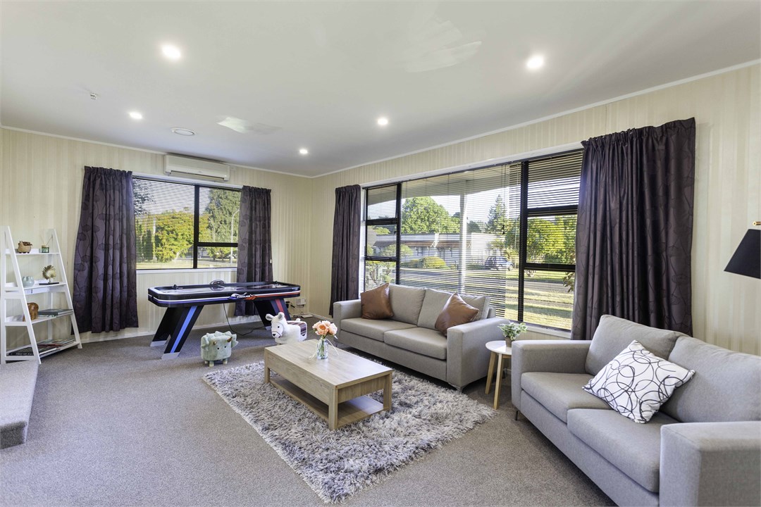 Sunrise Lodge Rotorua Holiday Home for rent Holiday Houses