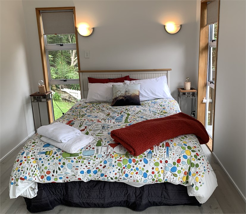 Open plan double bed