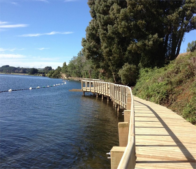 Lake Karapiro walkway