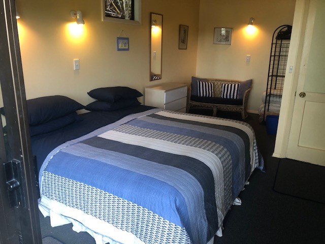 Outside access bedroom