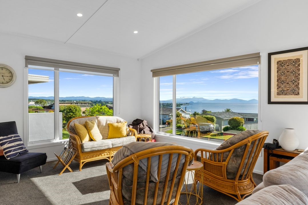 Scenic Lake Views (Bachcare) Lake Taupo Holiday Home for rent