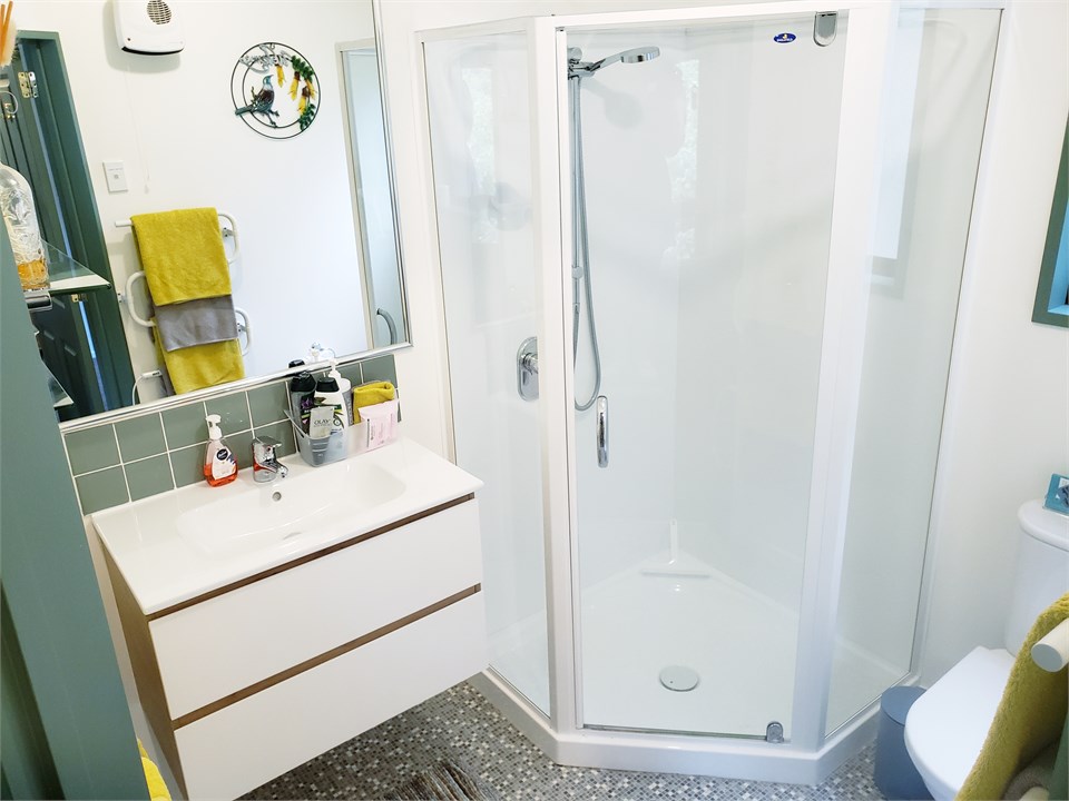 Your Bathroom with Shower and Toilet, Towels Incl.