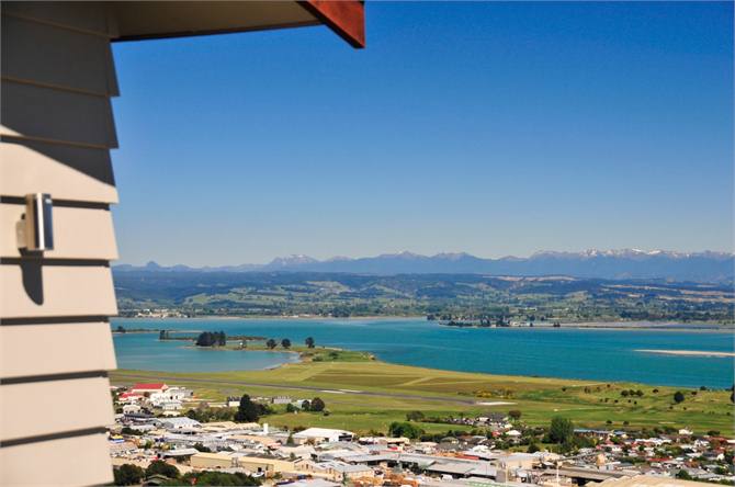 Commodore - Stunning Views over the lights of Nels