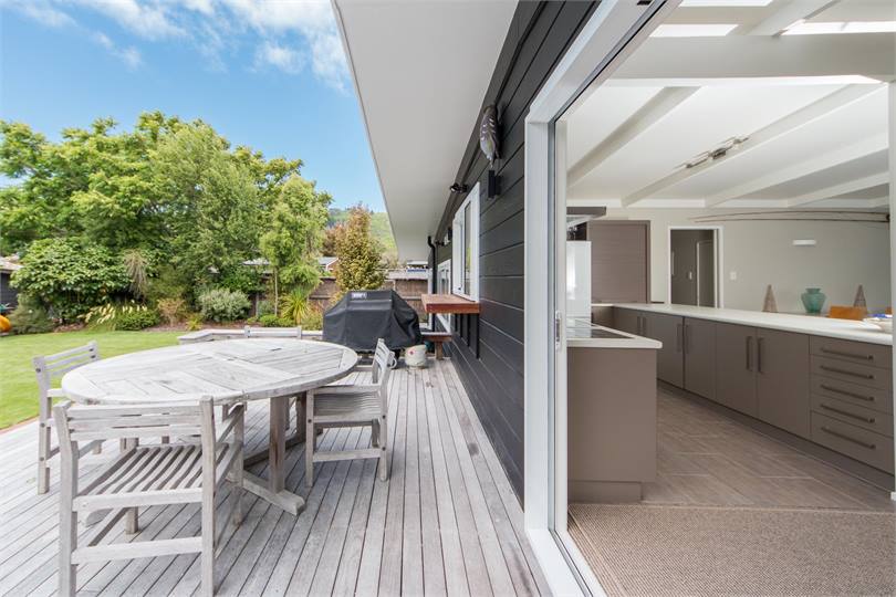 Rear Garden Secluded Deck and Garden