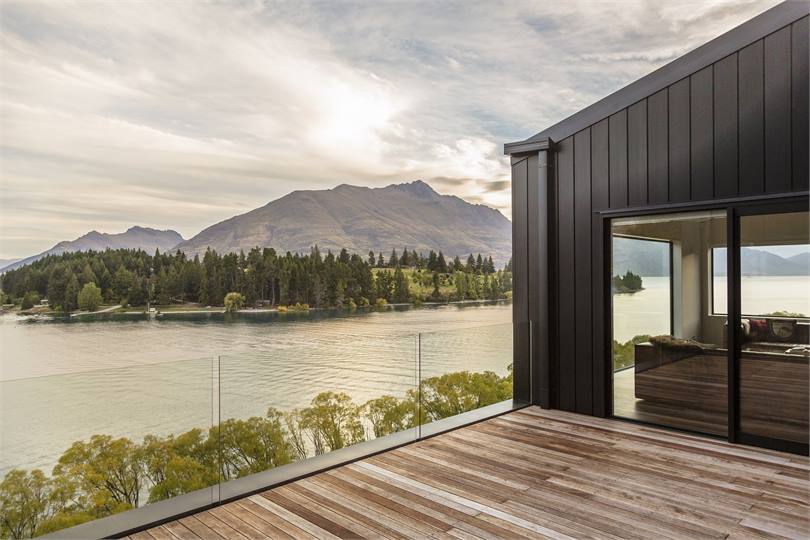 Views of the Queenstown Golf Course and Cecil Peak