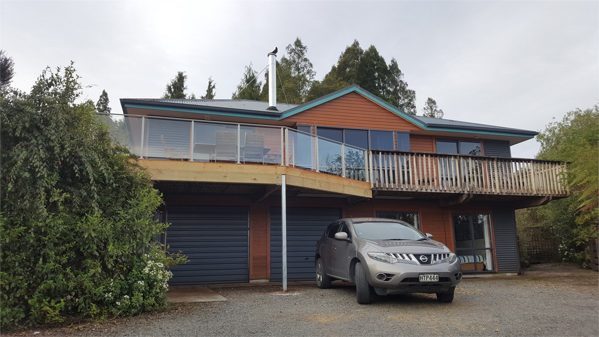 LAKE VIEW RETREAT - Lake Brunner Holiday Home for rent | Holiday Houses