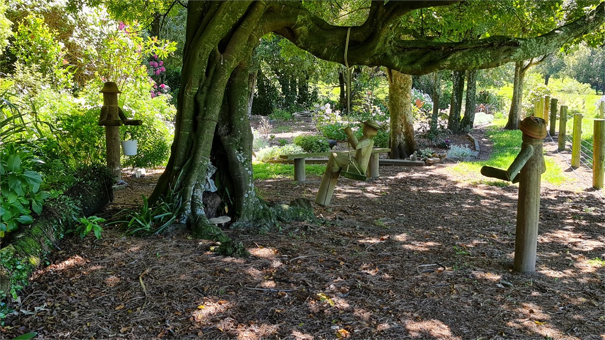 Rhododendron & Clivia Dell