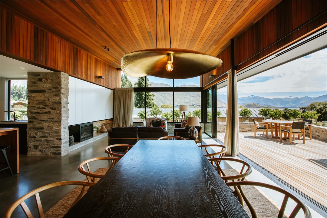 Three Peaks House | Sleeps 10 | Lake Views | O