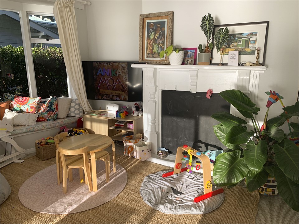 Kids play nook / TV - if children are not in your 