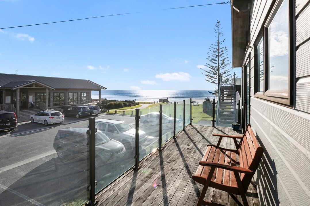 The White Haus (Bachcare) Waihi Beach Holiday Home for rent Holiday