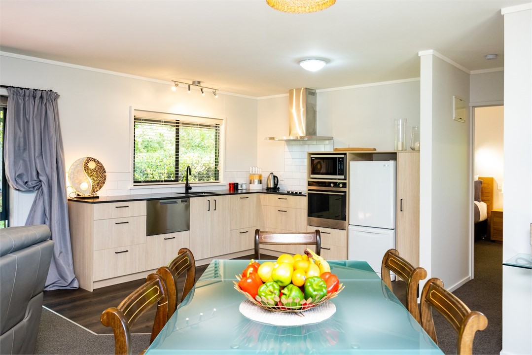 Hydrangea Kitchenette