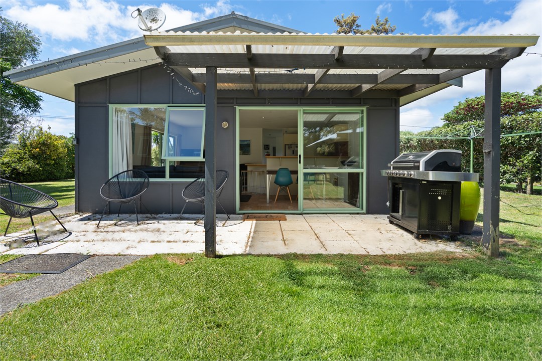 House 1 - outdoor living