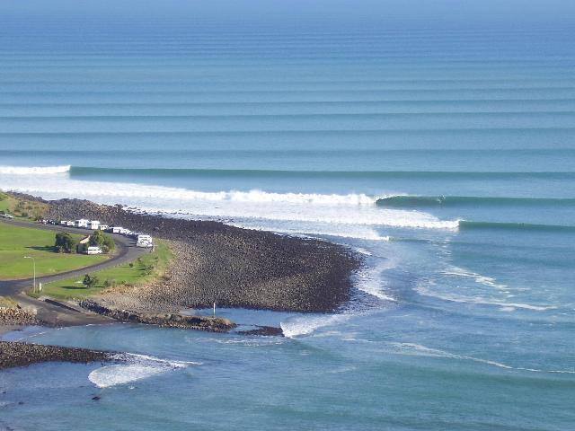 5 mins to world famous Manu bay