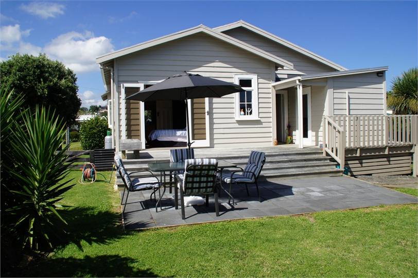 CHARACTER BUNGALOW Raglan Holiday Home for rent Holiday Houses