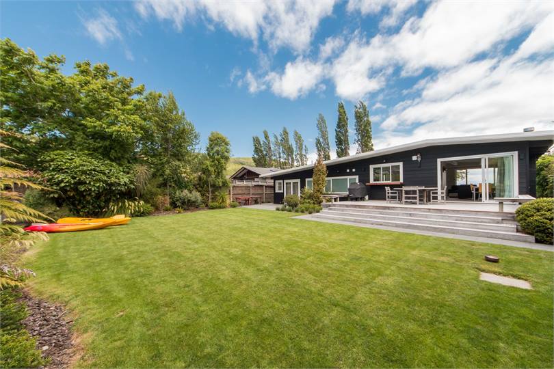 Rear Garden to Marina