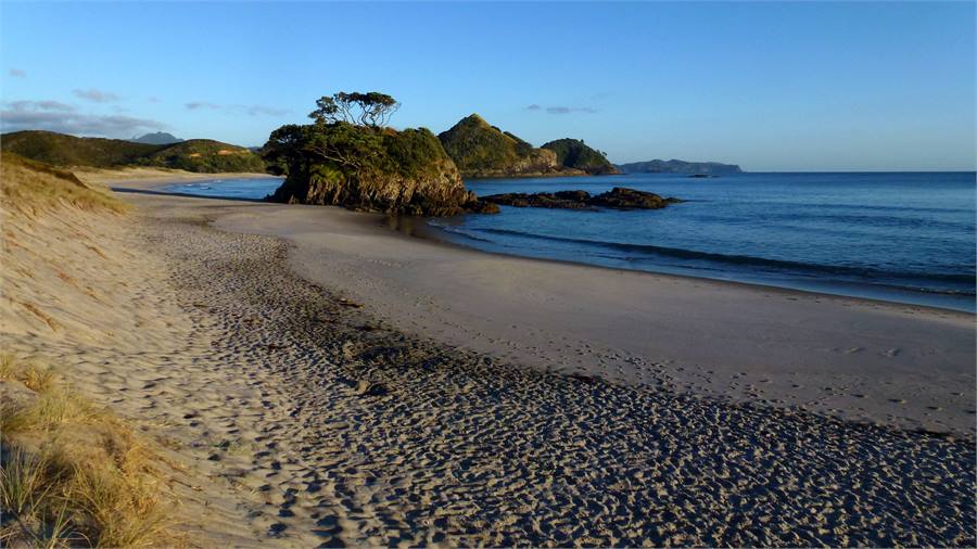 Medland's Beach - a 3 minute stroll away
