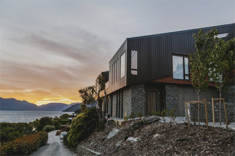 Stay in Lakehouse Joela for the ultimate holiday