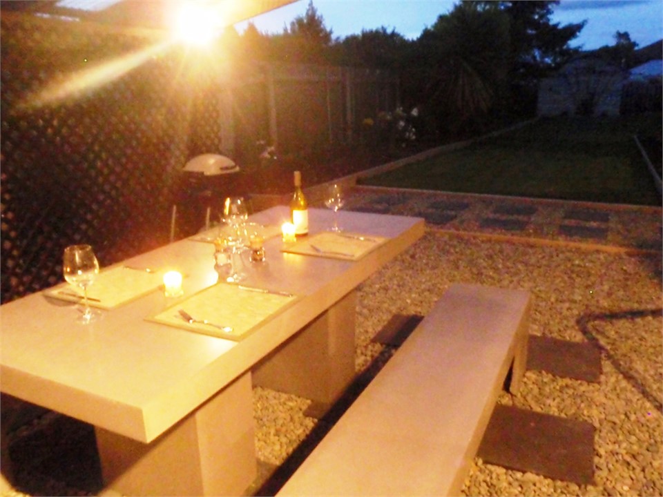 Undercover outdoor dining.