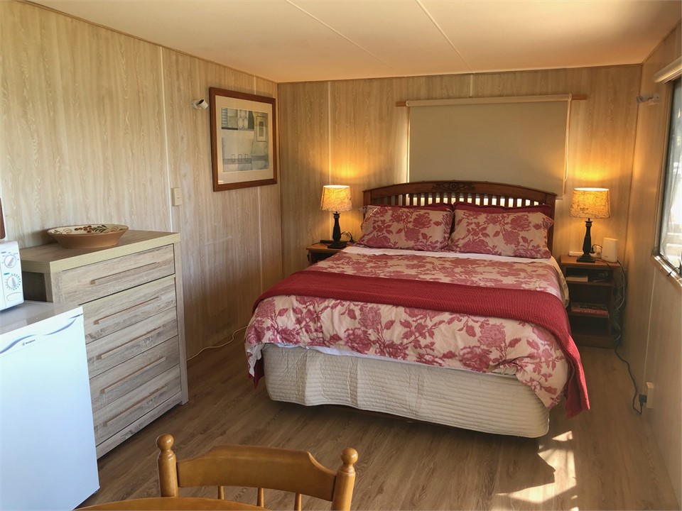 comfortable queen bed