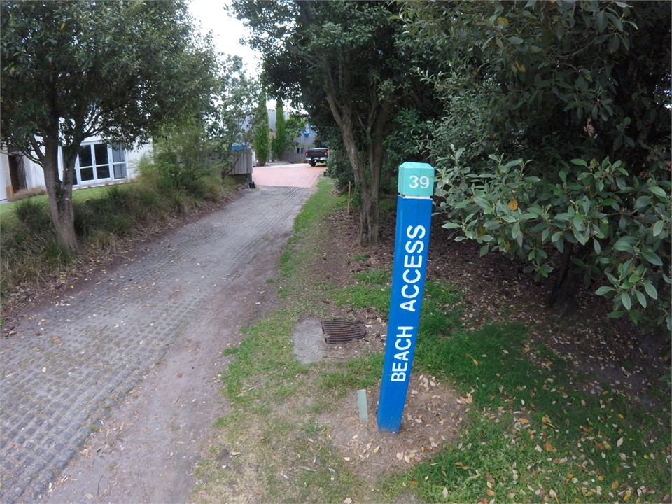 Beach access 50 meter from house