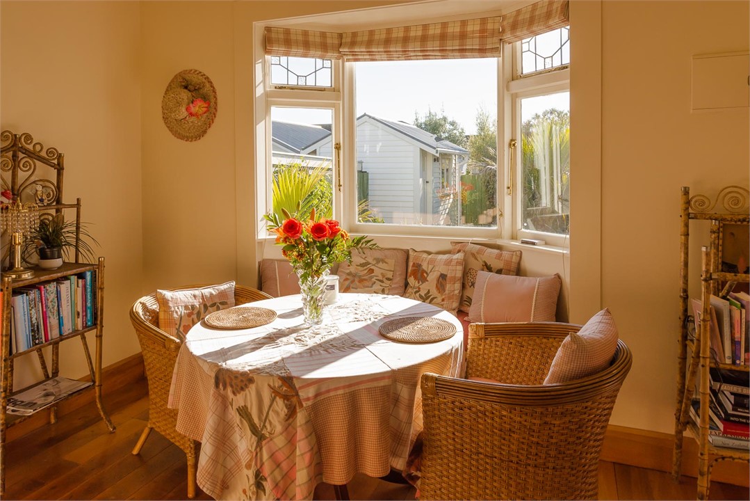 Dining area adjacent to kitchen