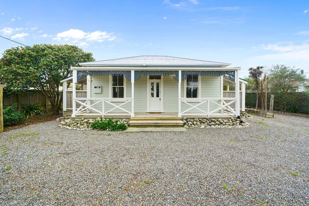 Pendreigh Cottage (Bachcare) Martinborough Holiday Home for rent Holiday Houses