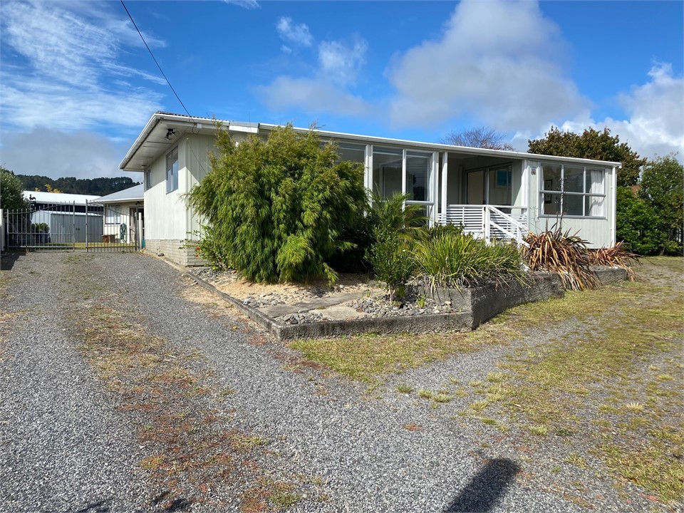 A FUN TIME AWAY ON WEKA Whangamata Holiday Home for rent Holiday Houses