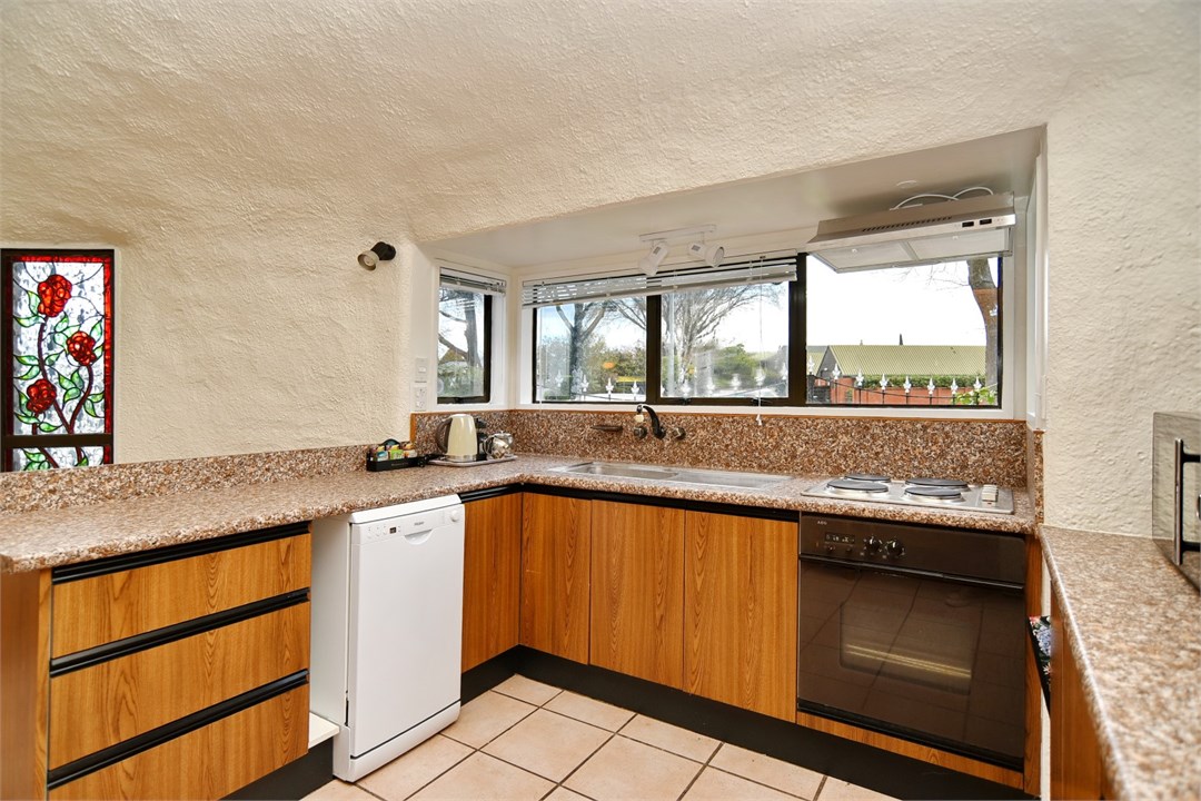 Fully equipped Kitchen area