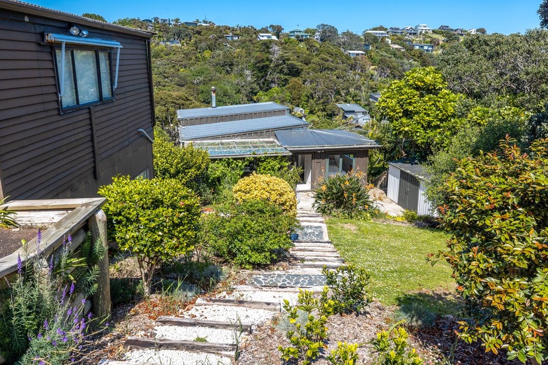 Sweet Sands (Bachcare) Waiheke Island Holiday Home for rent Holiday
