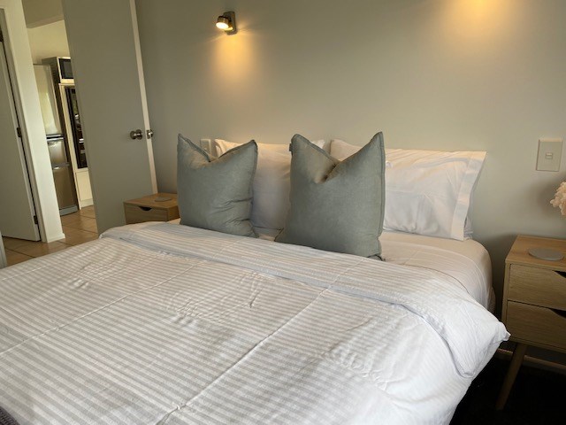 Fresh comfy queen bed